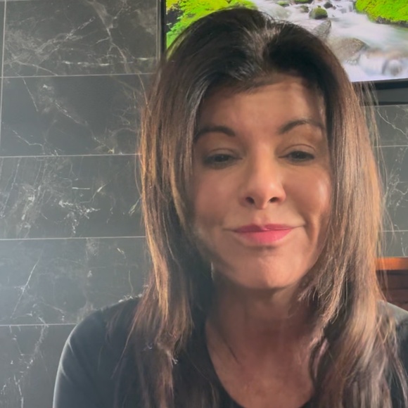 Meet your Posher, Sarah - Picture 3 of 6